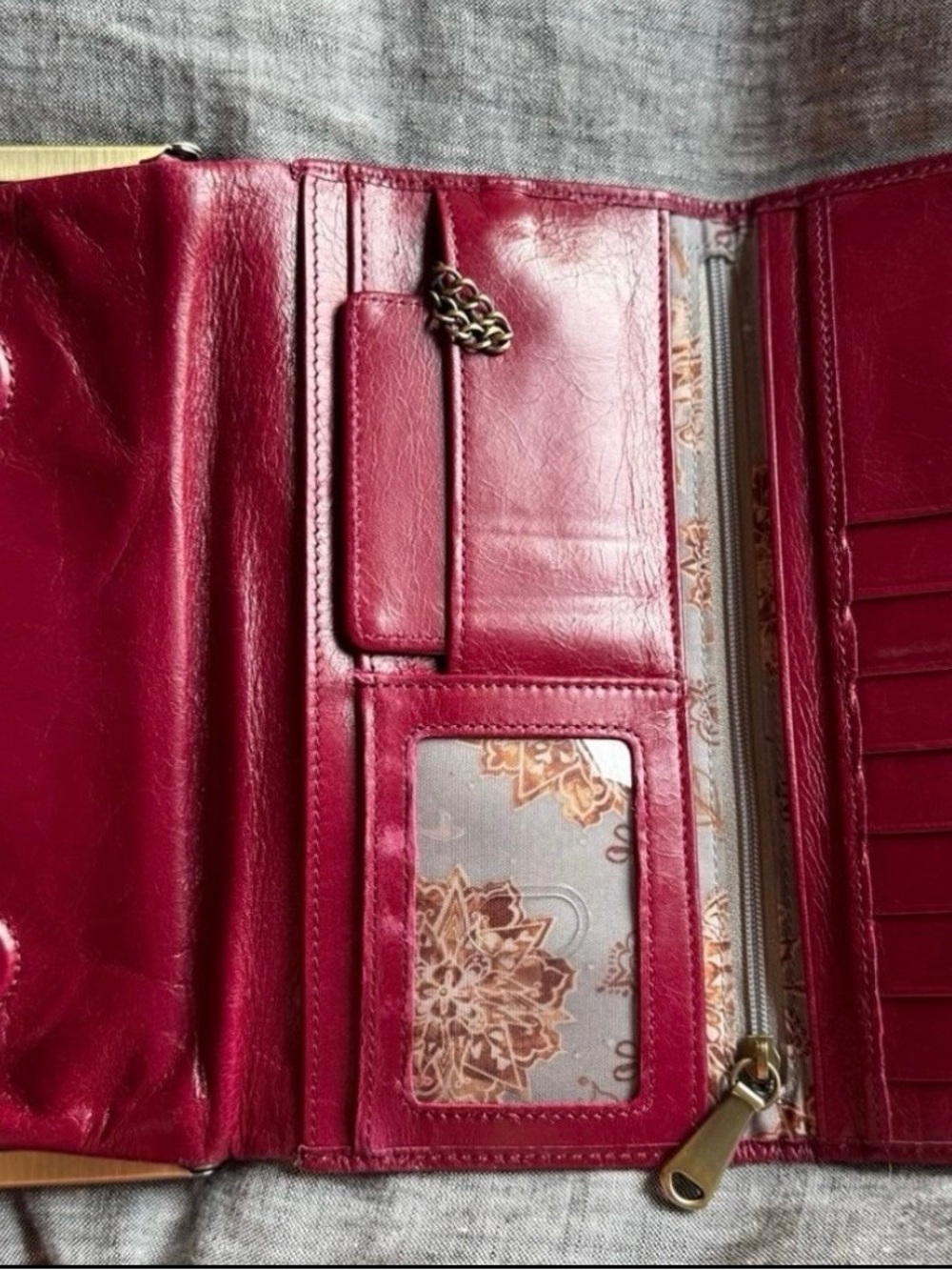 HOBO Burgundy Leather Kiss-Lock Clutch Wallet - Picture 3 of 4